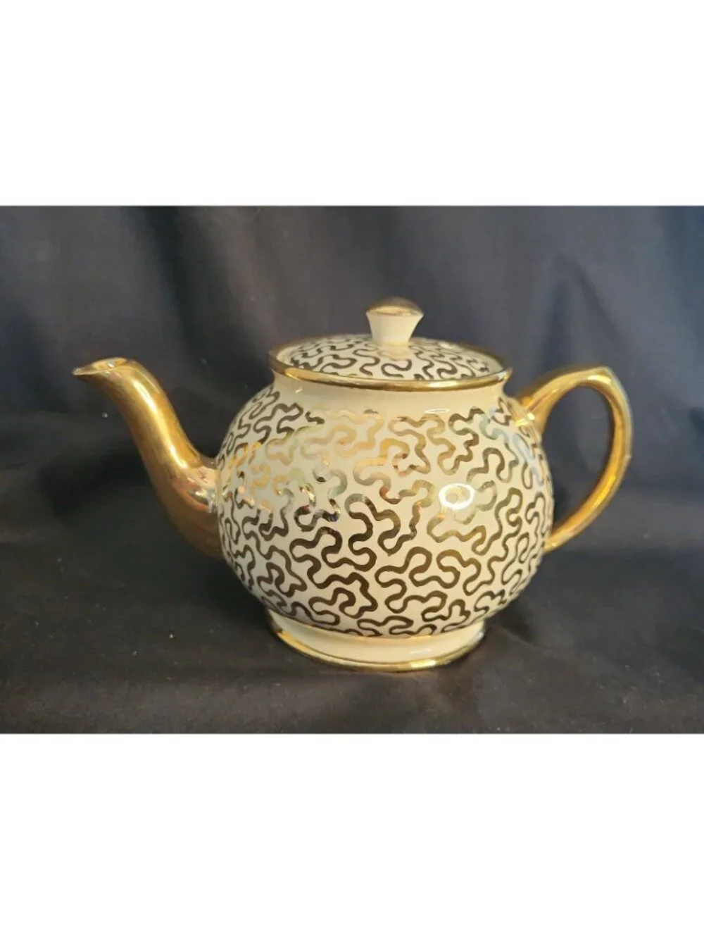 Vintage Sadler Tea Pot, Burslem, Stoke-on-Trent, England Gold Squiggles on Cream